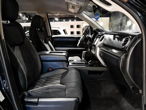 Used 2019 Toyota Tundra SR5 w/ SR5 Upgrade Package AWD/4WD image 43