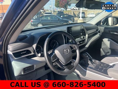 Certified 2021 Toyota Highlander XLE image 8