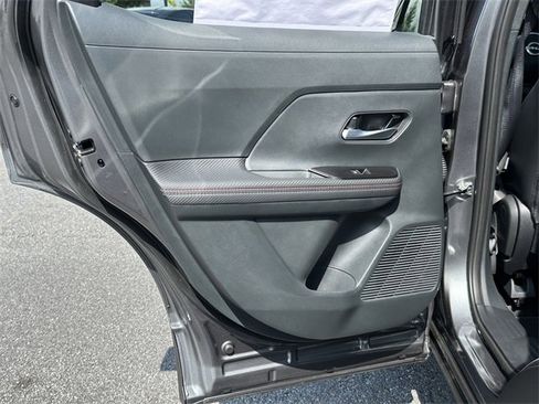 New 2025 Nissan Kicks SR image 16