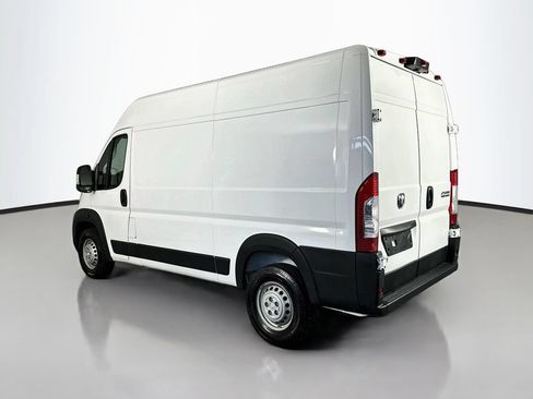 Used 2024 RAM ProMaster 2500 w/ Convenience Group FWD image 5