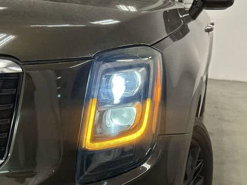 Used 2022 Kia Telluride SX w/ SX Prestige Package image 31