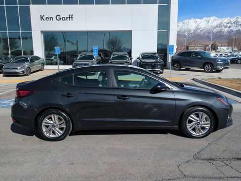 Used 2020 Hyundai Elantra SEL image 2