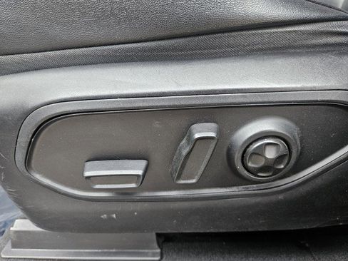 Used 2023 Jeep Grand Cherokee L Limited AWD/4WD image 13