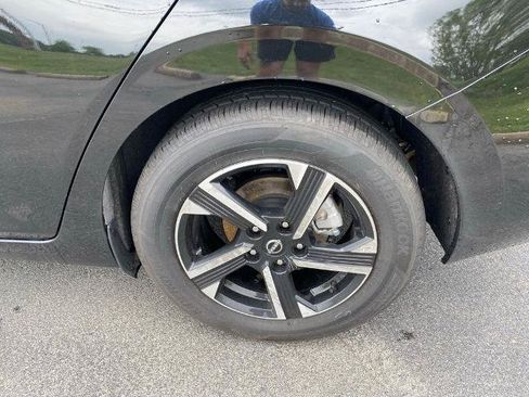 Used 2025 Nissan Sentra SV FWD image 30