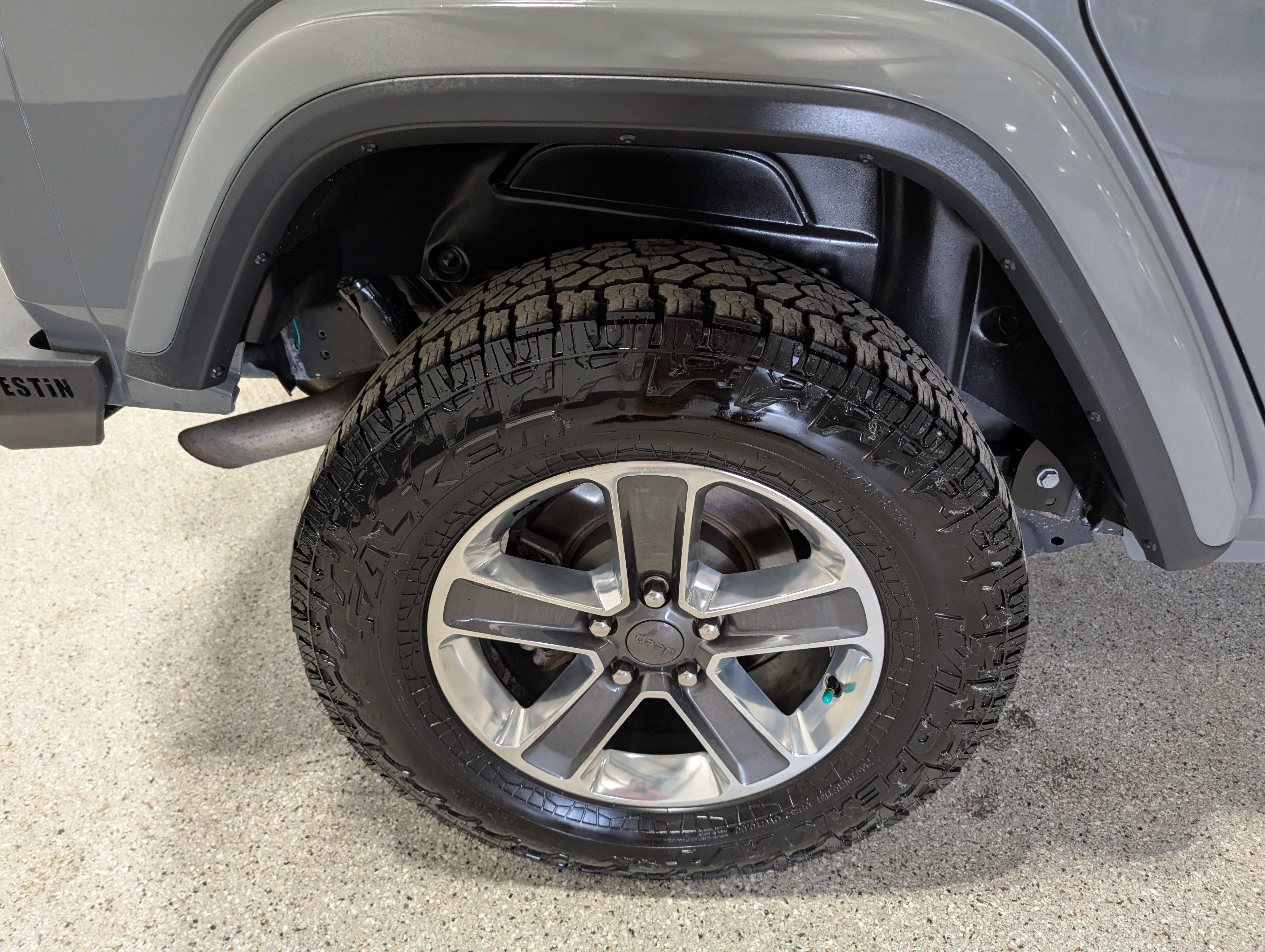 Used 2019 Jeep Wrangler Unlimited Sahara w/ Cold Weather Group AWD/4WD image 11