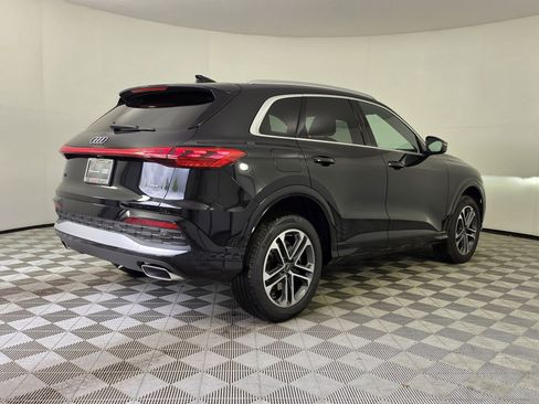 Certified 2025 Audi Q5 Premium w/ Convenience Package AWD/4WD image 7