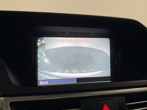 Used 2010 Mercedes-Benz E 550 4MATIC Sedan w/ Premium 2 Pkg image 19