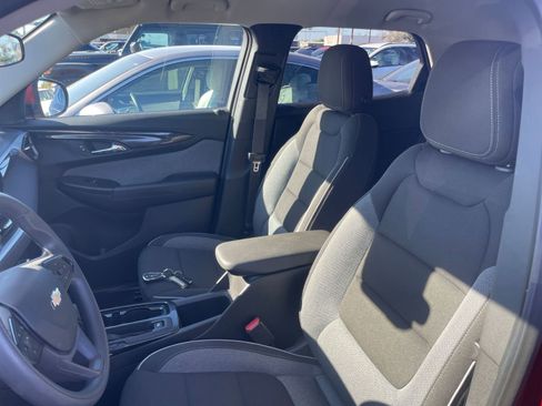 Used 2025 Chevrolet TrailBlazer LT image 34