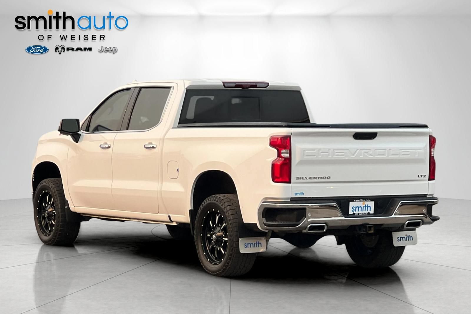 Used 2023 Chevrolet Silverado 1500 LTZ w/ Technology Package AWD/4WD image 7