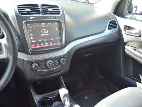 Used 2017 Dodge Journey Crossroad w/ Popular Equipment Group AWD/4WD image 24