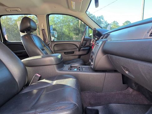 Used 2014 Chevrolet Silverado 2500 LTZ w/ LTZ Plus Package AWD/4WD image 15