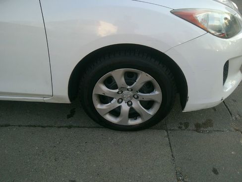 Used 2013 MAZDA MAZDA3 i Sport image 15