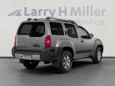 Used 2015 Nissan Xterra PRO-4X AWD/4WD image 2