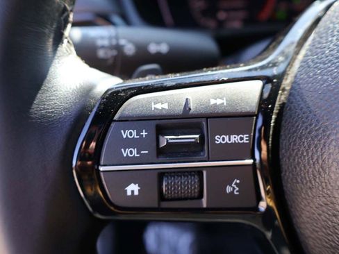 Used 2025 Honda Civic Sport image 40