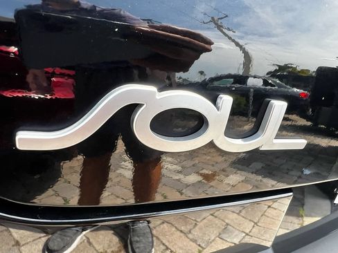 Used 2022 Kia Soul LX w/ Technology Package FWD image 28