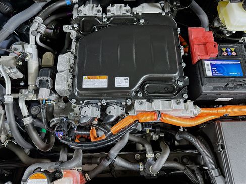 Used 2023 Subaru Solterra AWD image 32