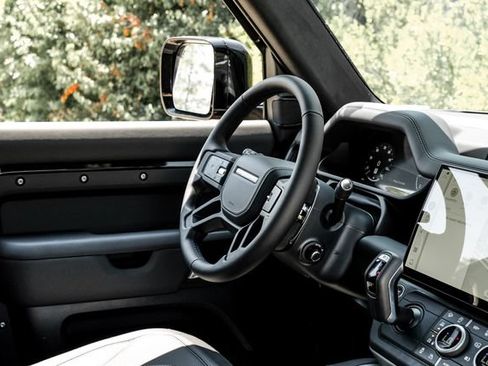 New 2026 Land Rover Defender 90 V8 AWD/4WD image 20