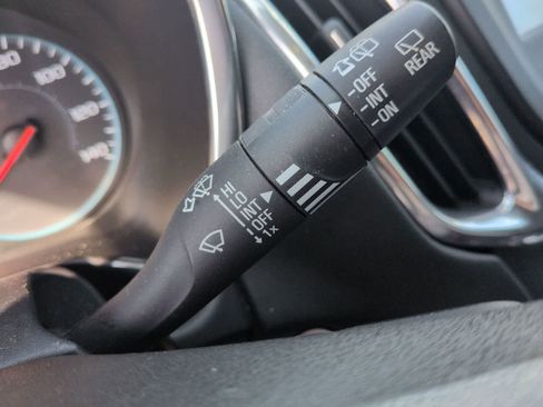 Used 2018 Chevrolet Equinox LT image 24