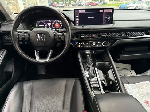 Used 2024 Honda Accord Touring image 7