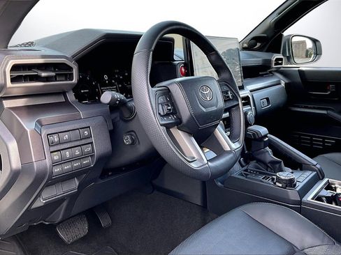 Used 2025 Toyota 4Runner TRD Off-Road Premium image 19