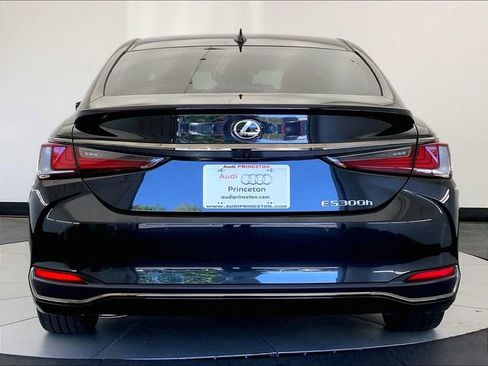 Used 2025 Lexus ES 300h F Sport w/ Technology Package FWD image 6