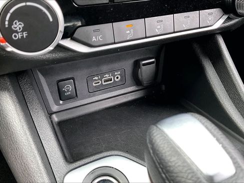 Certified 2024 Nissan Sentra SV image 32