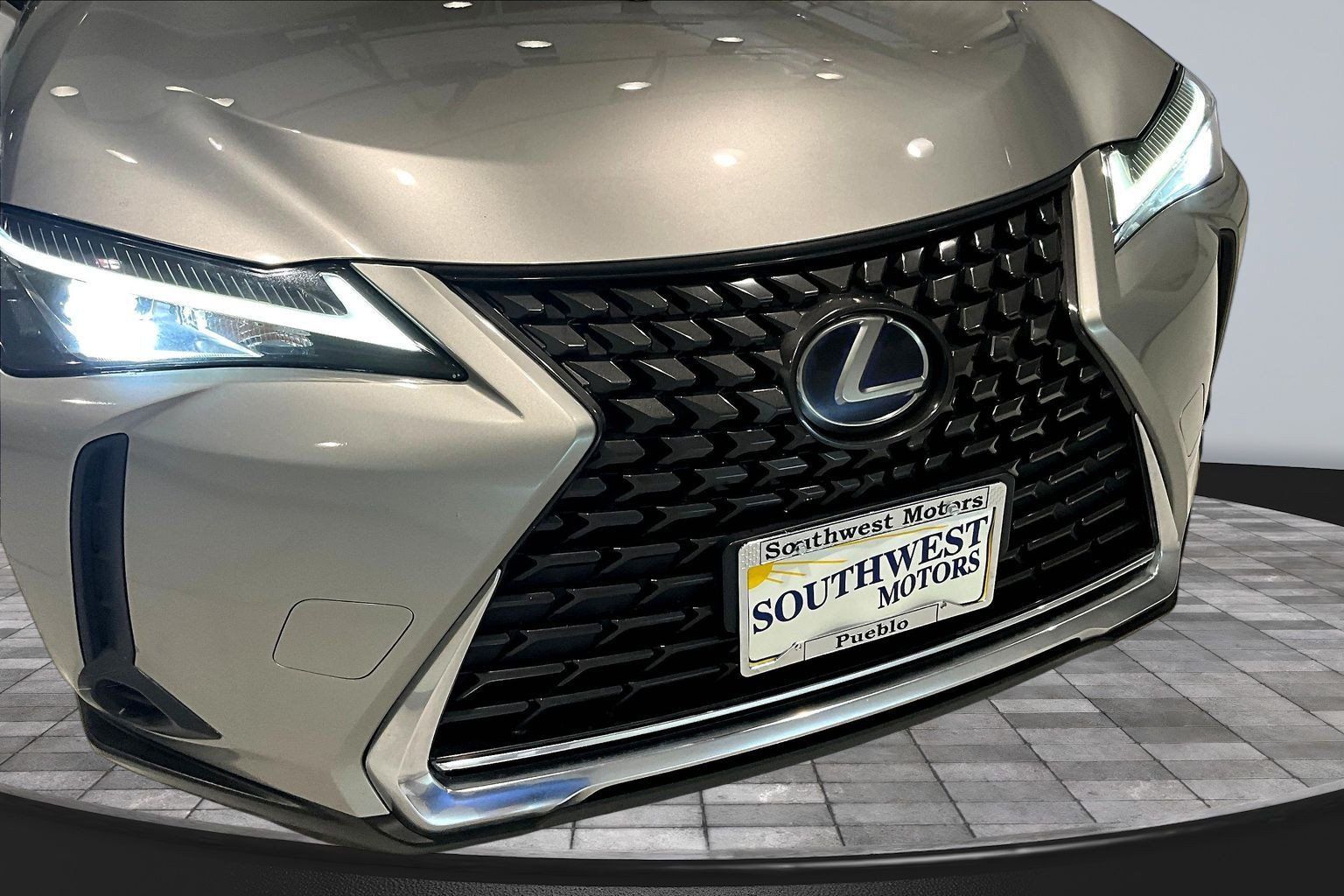 Used 2019 Lexus UX 250h w/ Accessory Package 2 AWD/4WD image 32
