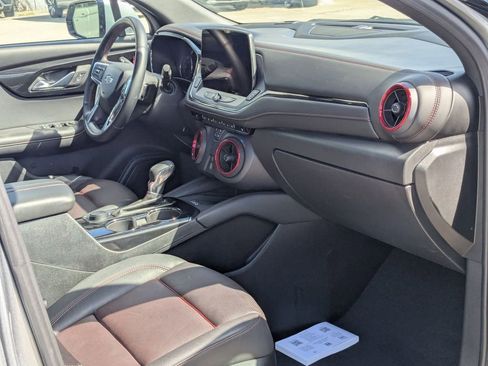 Used 2025 Chevrolet Blazer RS FWD image 31