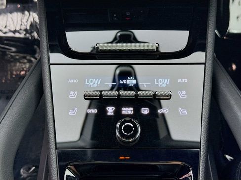 Used 2024 Porsche Cayenne S image 13