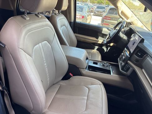 Used 2022 Ford Expedition Max Limited RWD image 10