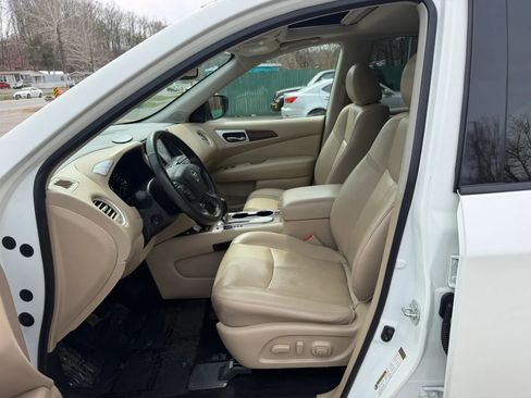 Used 2020 Nissan Pathfinder Platinum image 29