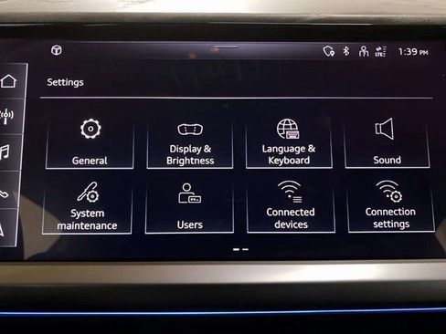 Used 2024 Audi Q4 e-tron Prestige image 52