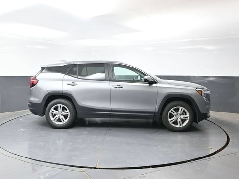 Used 2024 GMC Terrain SLE FWD image 4