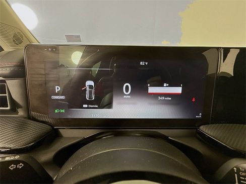 Certified 2025 Nissan Kicks SR image 17