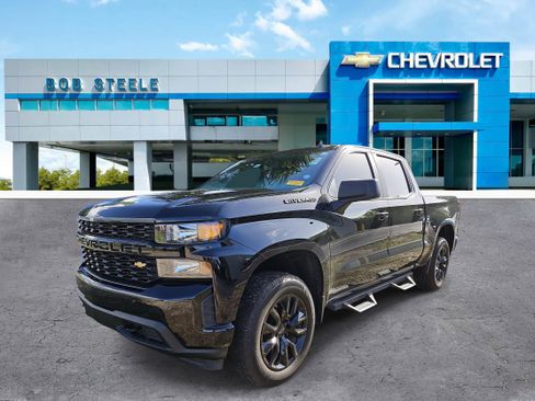 Used 2022 Chevrolet Silverado 1500 Custom image 3
