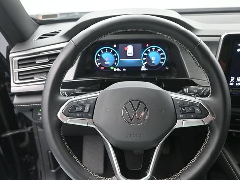 Used 2026 Volkswagen Atlas Cross Sport SE AWD/4WD image 3