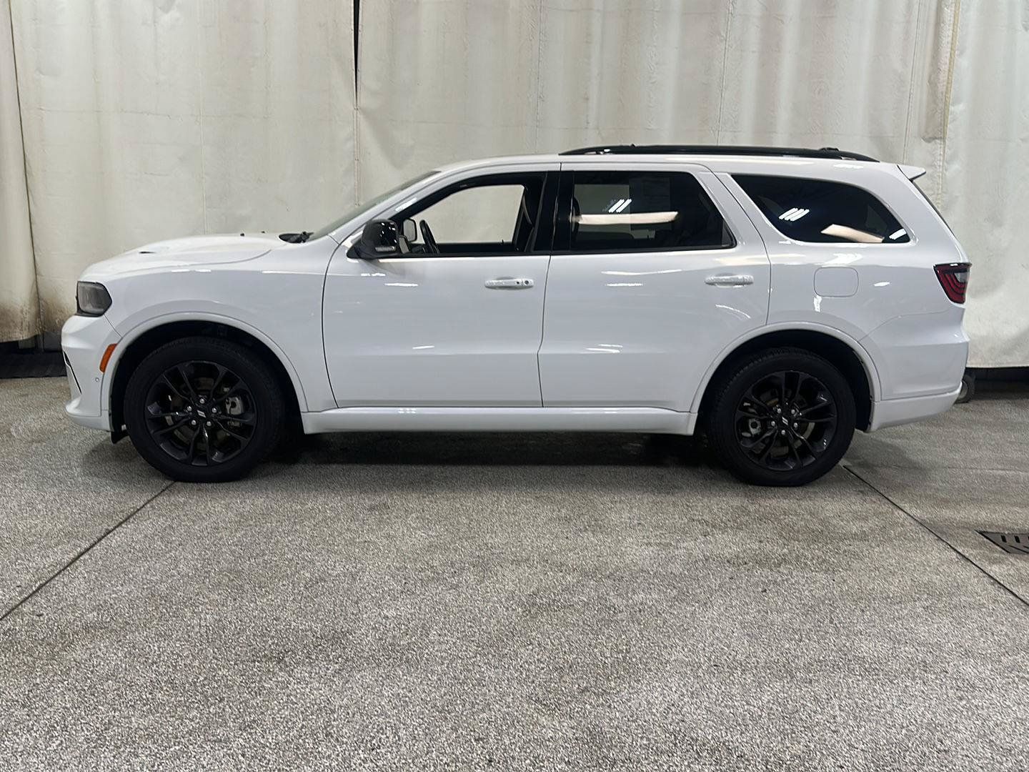Certified 2025 Dodge Durango GT AWD/4WD image 2