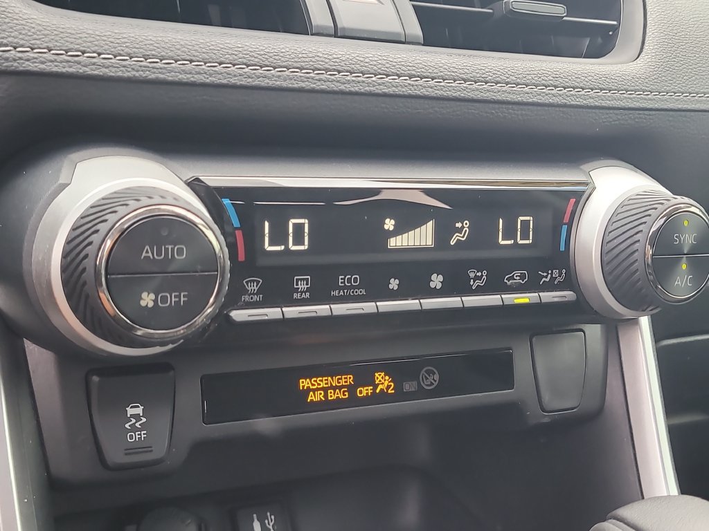 Used 2019 Toyota RAV4 XLE FWD image 22