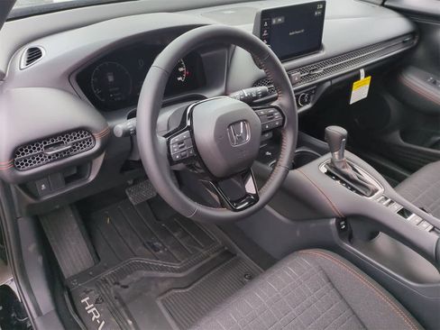 Used 2023 Honda HR-V LX image 10