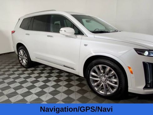 Used 2021 Cadillac XT6 Premium Luxury image 5