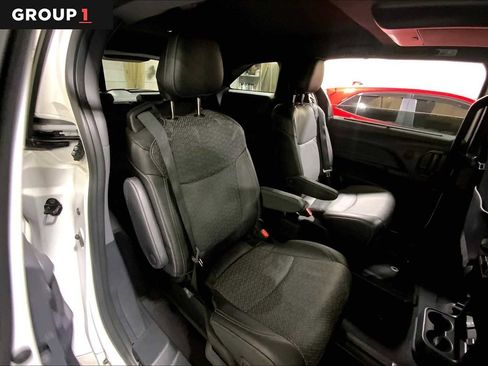 Used 2023 Toyota Sienna XSE image 19