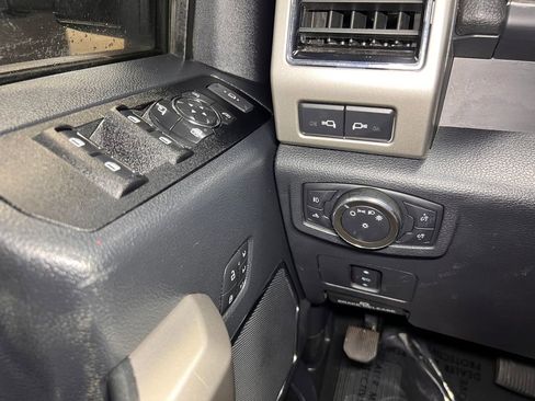 Used 2022 Ford F250 Lariat w/ Lariat Value Package image 16