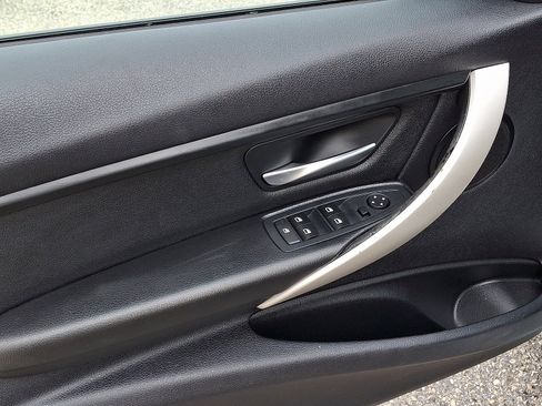 Used 2014 BMW 320i xDrive Sedan image 12