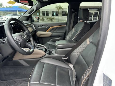 Used 2023 GMC Canyon Denali image 11