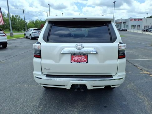 Used 2017 Toyota 4Runner Limited AWD/4WD image 25
