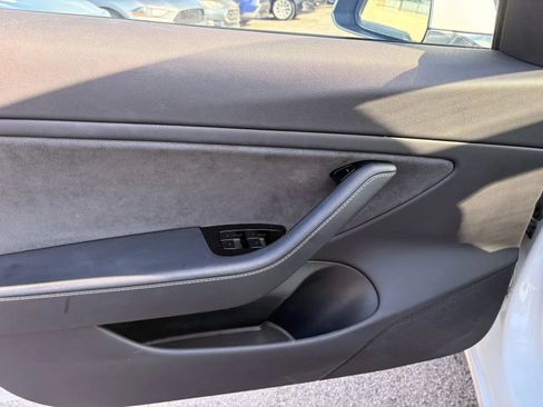 Used 2018 Tesla Model 3 Long Range RWD image 12