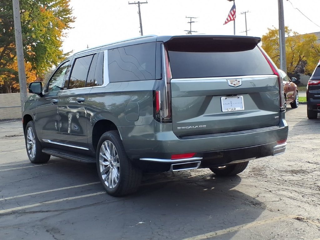 Used 2024 Cadillac Escalade ESV Premium Luxury w/ LPO, Floor Liner Package AWD/4WD image 5