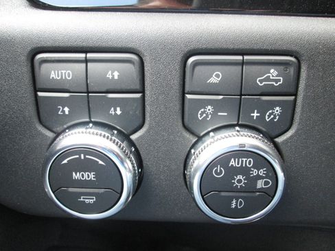 New 2025 GMC Sierra 2500 SLT w/ SLT Premium Package image 13