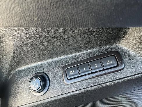 Used 2022 Chevrolet Equinox Premier AWD/4WD image 35