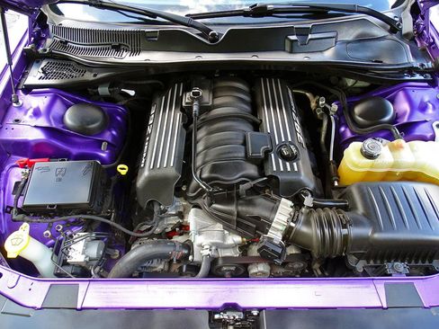 Used 2018 Dodge Challenger SRT w/ Technology Group RWD image 19
